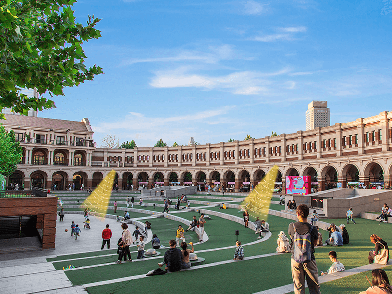 旅游景區(qū)、公共廣場、公園、公共交通站點等場景使用定向音箱